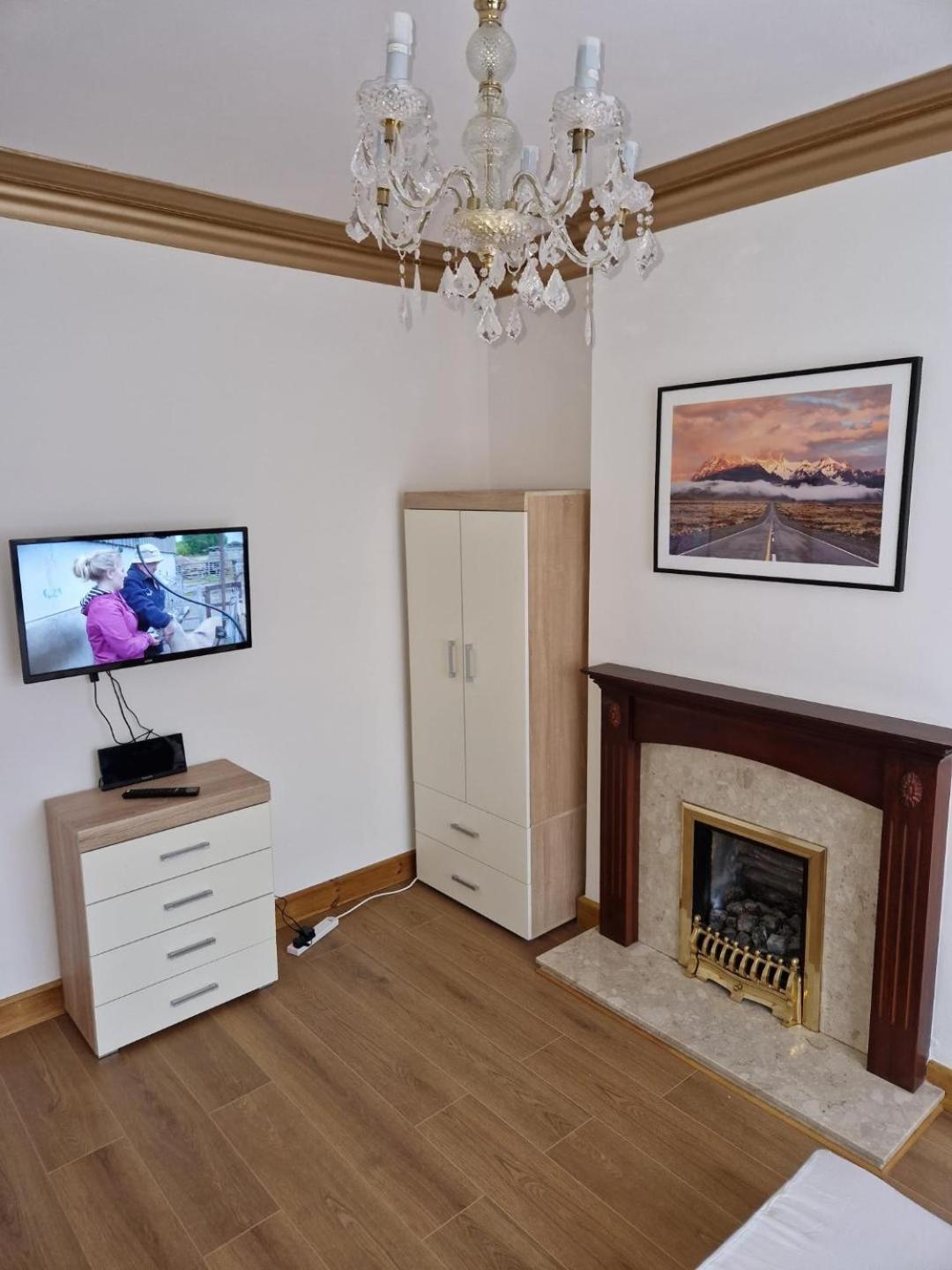 Uplands Grove Bungalow ولفرهامبتون المظهر الخارجي الصورة