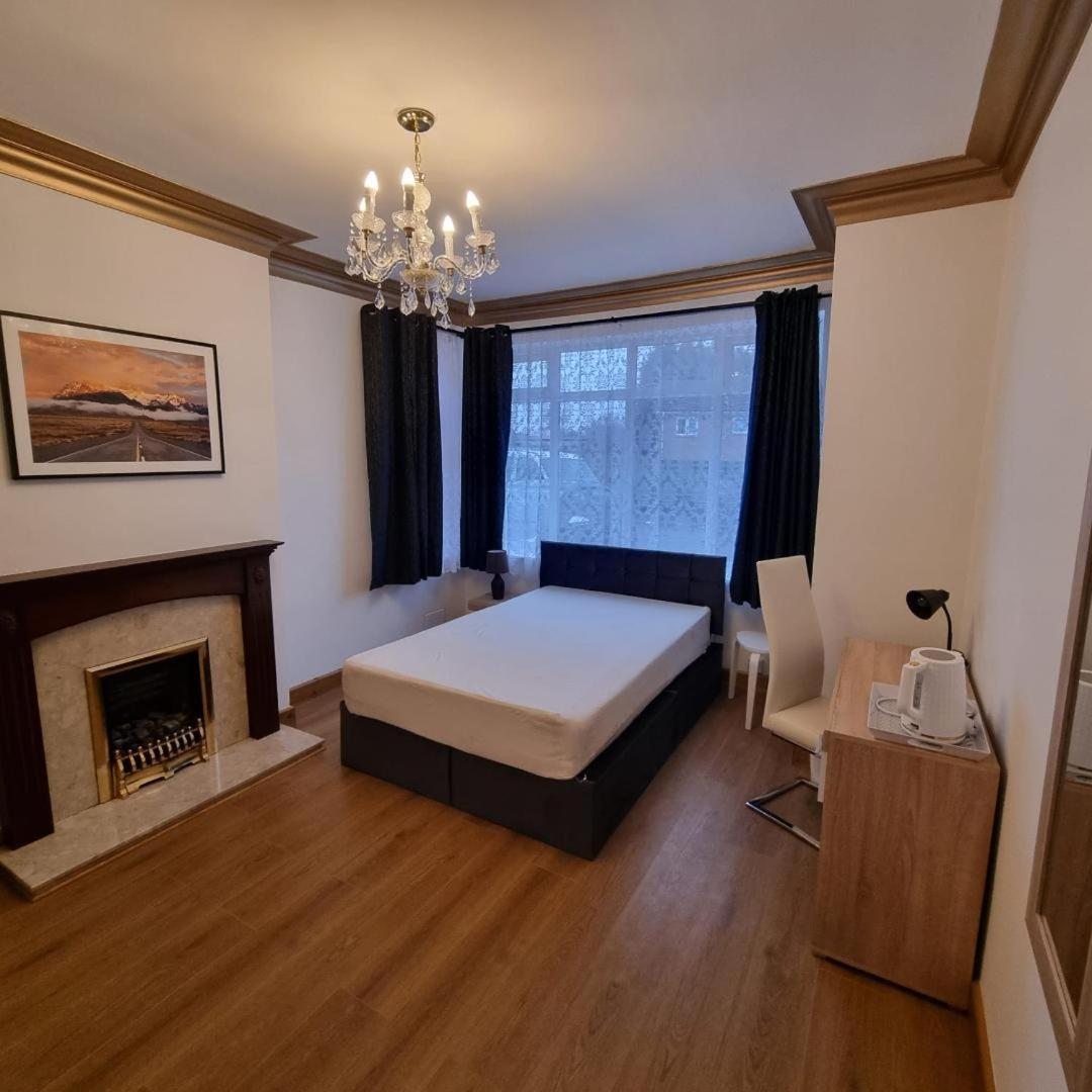 Uplands Grove Bungalow ولفرهامبتون المظهر الخارجي الصورة