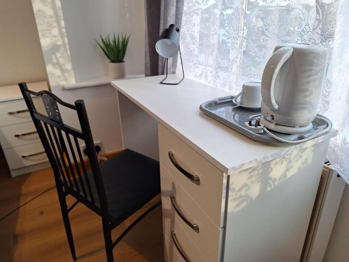 Uplands Grove Bungalow ولفرهامبتون المظهر الخارجي الصورة