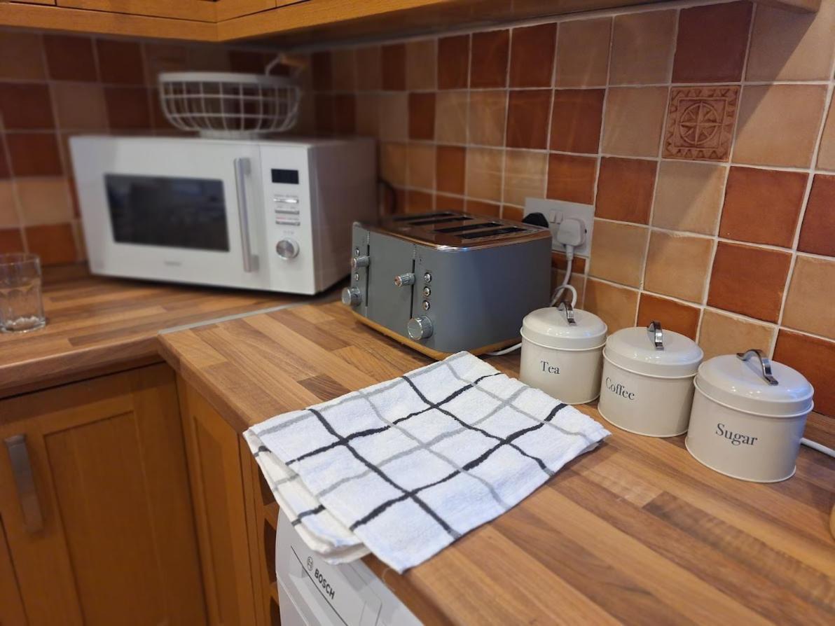 Uplands Grove Bungalow ولفرهامبتون المظهر الخارجي الصورة