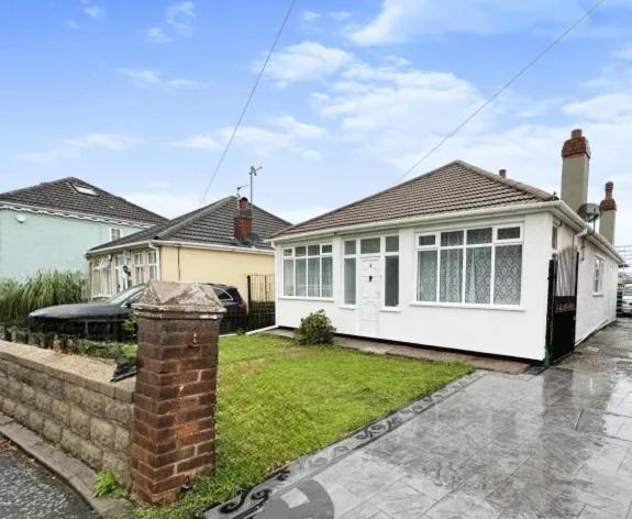 Uplands Grove Bungalow ولفرهامبتون المظهر الخارجي الصورة