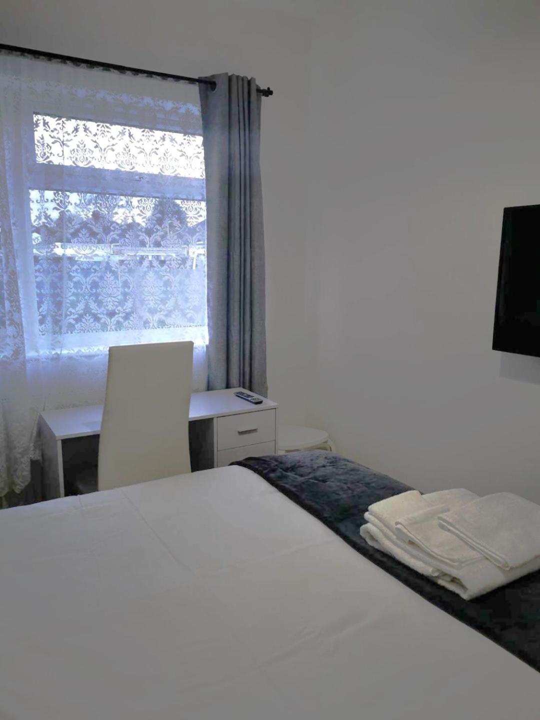 Uplands Grove Bungalow ولفرهامبتون المظهر الخارجي الصورة